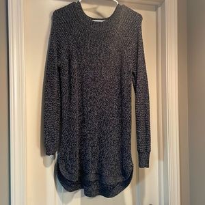 Excellent condition, never worn, no tags